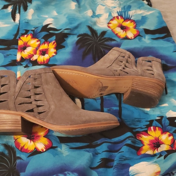 Vince Camuto Ankle boots - Picture 4 of 8